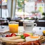 Bazaar Hotel