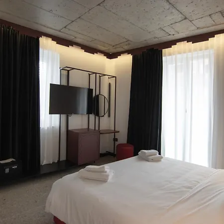 Bazaar Ξενοδοχείο Τίρανα