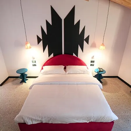 Ξενοδοχείο Bazaar 4*