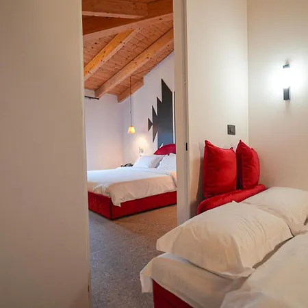 Bazaar 4* Τίρανα