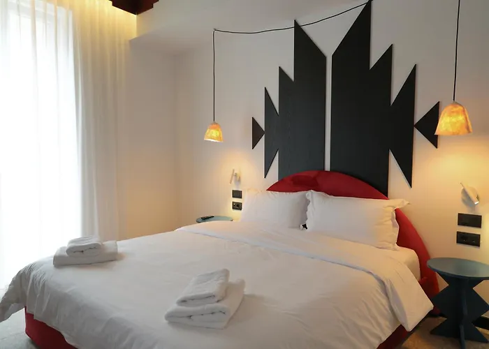 Bazaar Ξενοδοχείο 4*