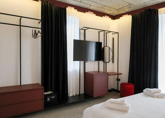 Ξενοδοχείο Bazaar 4*