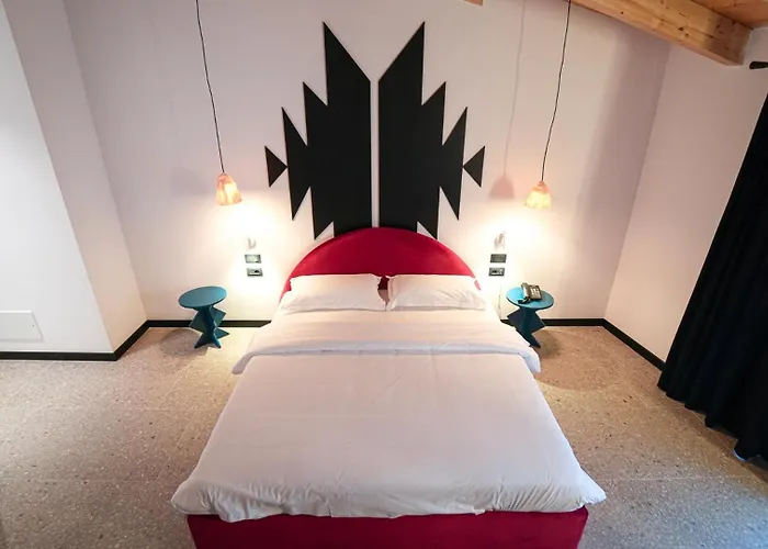 Ξενοδοχείο Bazaar 4*