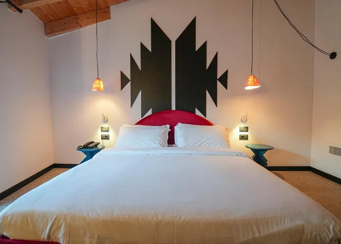 Bazaar 酒店 地拉那